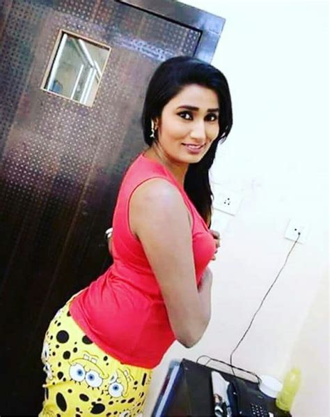 Indian hot and sexy bhabhi showing her pussy